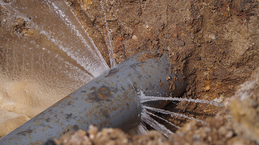 How Do You Choose Pipe Repair or Replacement? What Are the Factors Involved?